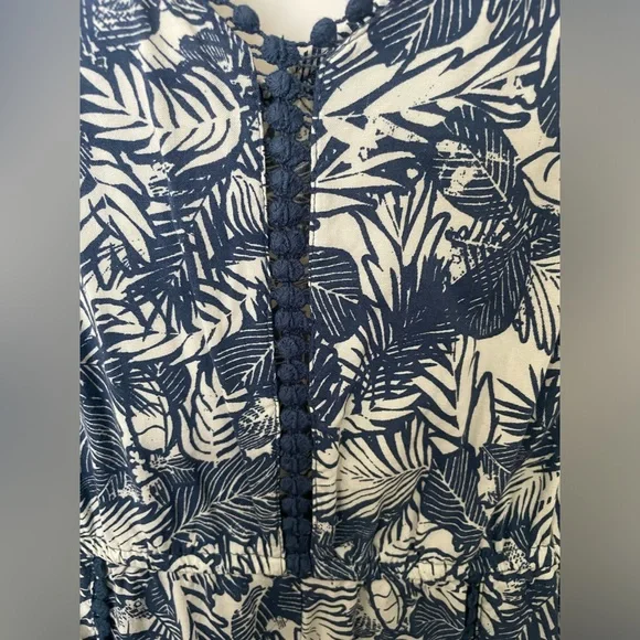 Xhilaration 100% Rayon Floral Romper With Adjustable Spaghetti Straps - Picture 2 of 3